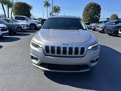 Used 2020 Jeep Cherokee Limited image 2