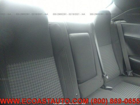Used 2019 Dodge Challenger SXT image 10