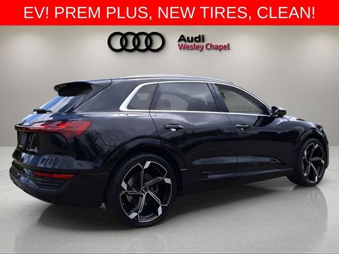 Used 2024 Audi Q8 e-tron Premium Plus w/ Premium Plus Package AWD/4WD image 5