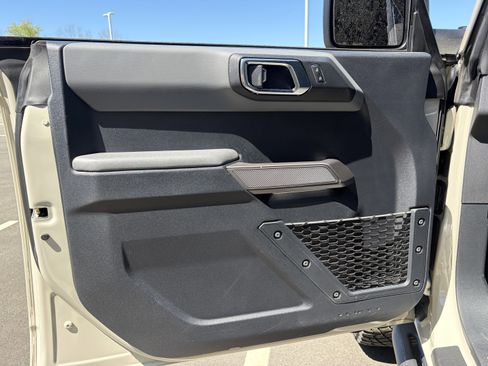 Used 2022 Ford Bronco Everglades image 10