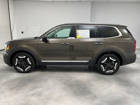 Used 2025 Kia Telluride S FWD image 5