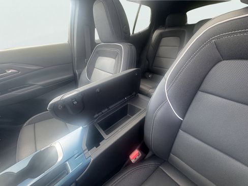 Used 2024 Chevrolet Equinox EV LT image 28