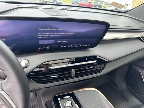 Used 2026 Buick Enclave Avenir AWD/4WD image 24