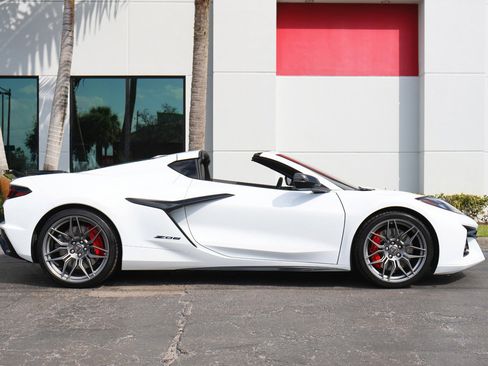 Used 2024 Chevrolet Corvette Z06 w/ Battery Protection Package image 34