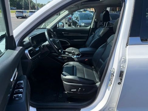 Certified 2024 Kia Telluride S w/ S Sunroof Package AWD/4WD image 9