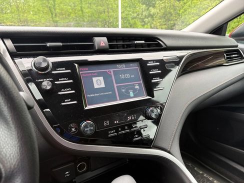 Used 2019 Toyota Camry LE FWD image 17