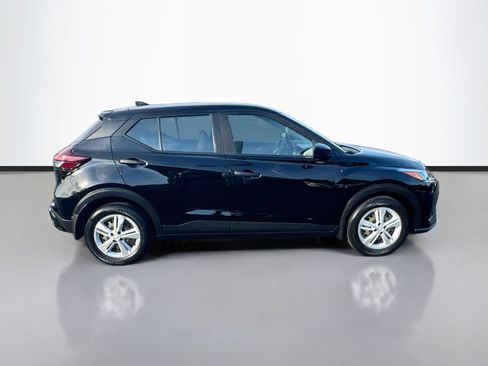 Used 2022 Nissan Kicks S FWD image 8
