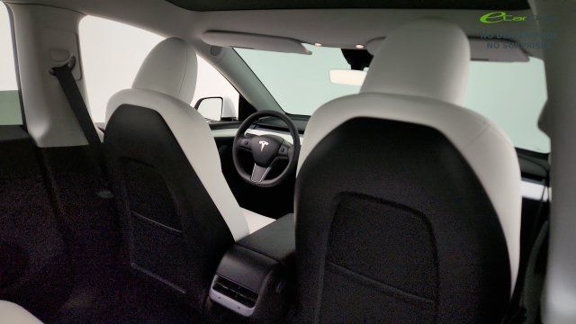 Used 2025 Tesla Model Y Performance AWD/4WD image 40