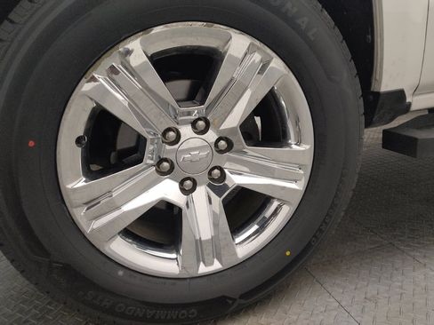 Used 2018 Chevrolet Silverado 1500 Custom w/ Custom Value Package image 31