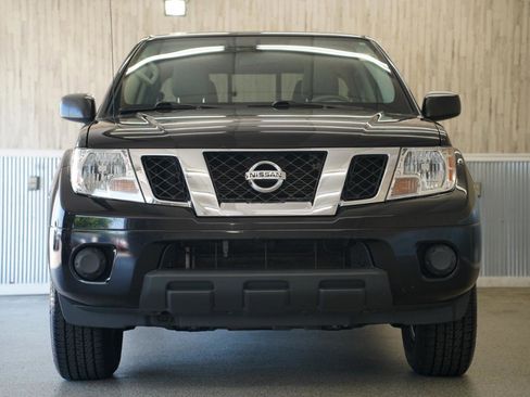Used 2020 Nissan Frontier SV w/ SV Utility Package AWD/4WD image 3