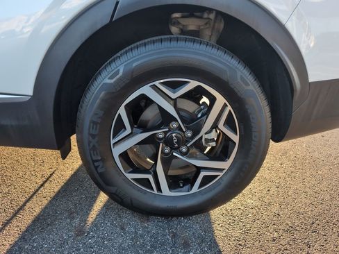 Used 2023 Kia Sportage LX image 24