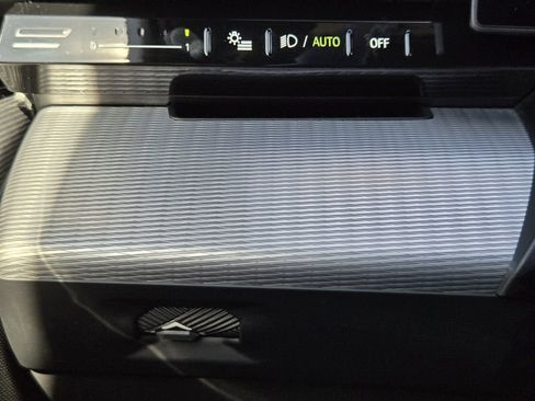 Certified 2025 BMW 530i xDrive 530i xDrive w/ M Sport Package image 25