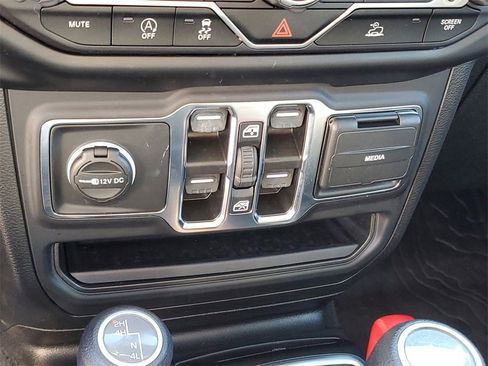 Used 2023 Jeep Wrangler Willys image 19