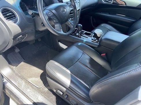 Used 2016 Nissan Pathfinder Platinum AWD/4WD image 6