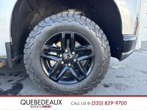 Used 2021 Chevrolet Silverado 1500 LT Trail Boss w/ Convenience Package II image 32