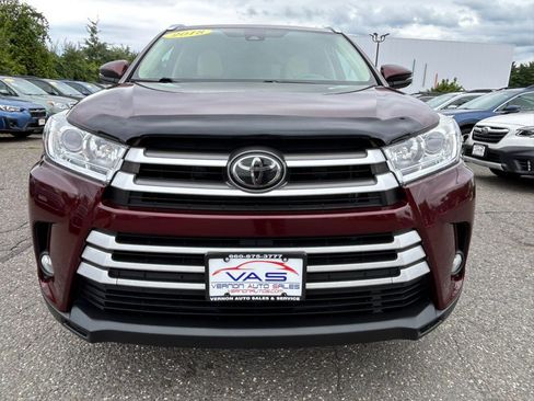 Used 2018 Toyota Highlander XLE AWD/4WD image 2