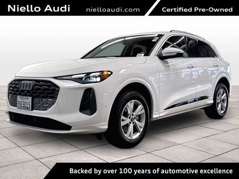 Certified 2025 Audi Q5 Premium AWD/4WD image 1