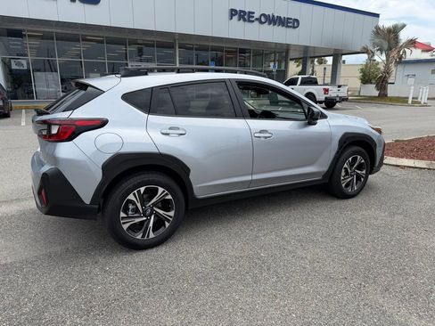 Used 2025 Subaru Crosstrek 2.0i Premium AWD/4WD image 3