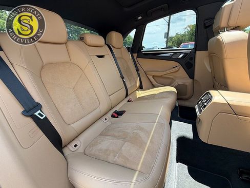 Used 2017 Porsche Macan AWD/4WD image 19