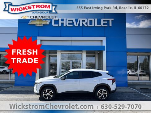Used 2024 Chevrolet Trax RS w/ Driver Confidence Package image 1