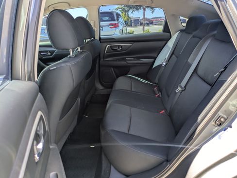 Used 2017 Nissan Altima 2.5 SR w/ Midnight Edition Package FWD image 28