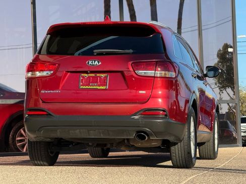 Used 2016 Kia Sorento LX w/ LX Convenience Package image 15