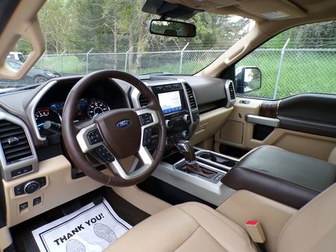 Used 2019 Ford F150 Lariat w/ Equipment Group 502A Luxury AWD/4WD image 13