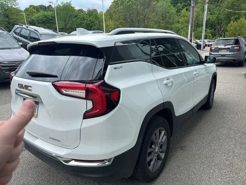 Used 2024 GMC Terrain SLT w/ LPO, Floor Liner Package AWD/4WD image 7