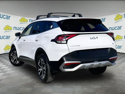 Used 2023 Kia Sportage EX image 4