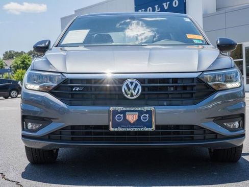 Used 2019 Volkswagen Jetta R-Line w/ R-Line Cold Weather Package FWD image 2