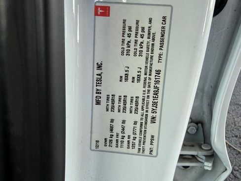 Used 2018 Tesla Model 3 Mid Range RWD image 9