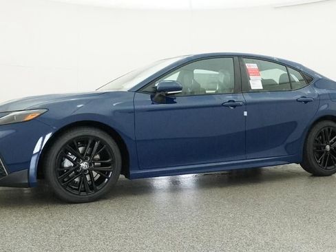 New 2026 Toyota Camry SE FWD image 18