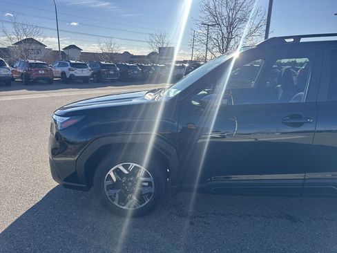 Used 2025 Subaru Forester Premium image 12