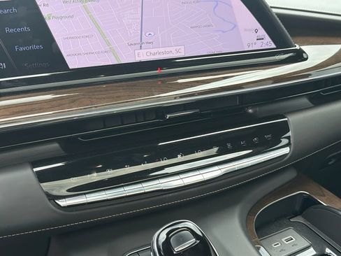Used 2023 Cadillac Escalade Sport Platinum w/ Heavy-Duty Trailer Package AWD/4WD image 21