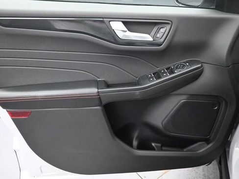 Used 2025 Ford Escape ST-Line FWD image 22