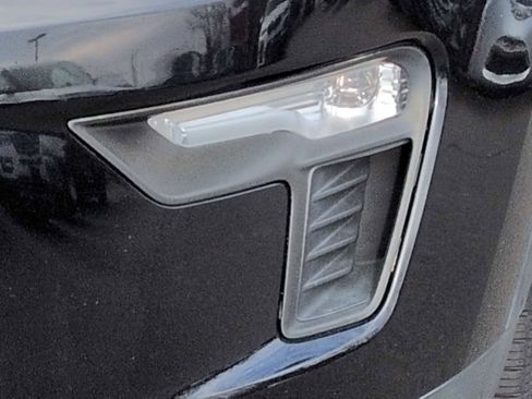 Used 2018 Ford Explorer XLT w/ Equipment Group 202A image 11