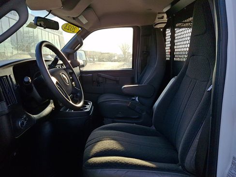 Used 2023 Chevrolet Express 2500 RWD 2500 Regular Wheelbase WT w/ Driver Convenience Package image 13