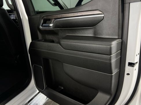 Used 2023 Chevrolet Silverado 1500 LTZ image 32