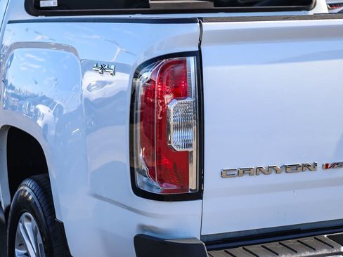 Used 2017 GMC Canyon SLT AWD/4WD image 7