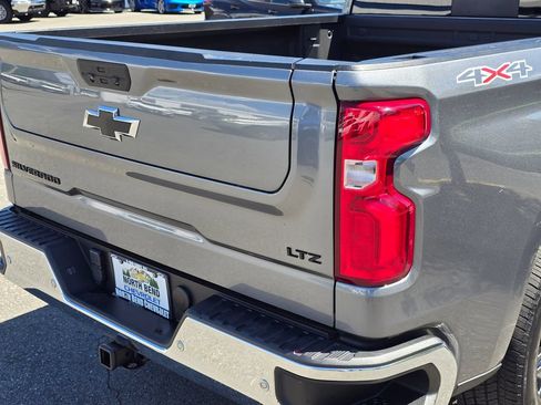Used 2022 Chevrolet Silverado 1500 LTZ w/ Safety Package II AWD/4WD image 14