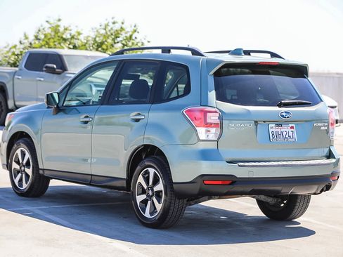Used 2017 Subaru Forester 2.5i Premium AWD/4WD image 7