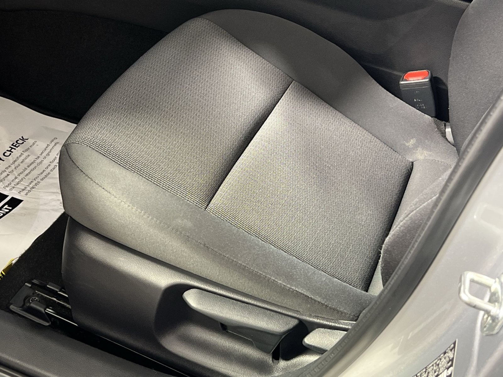 Used 2026 Toyota Prius LE FWD image 15