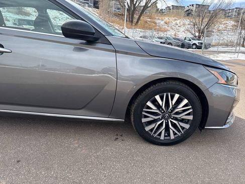 Used 2024 Nissan Altima 2.5 SV FWD image 31