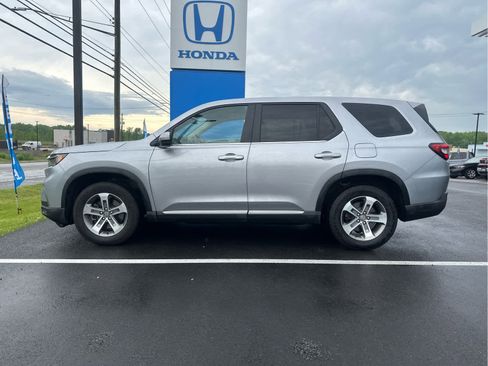Used 2024 Honda Pilot EX-L image 2