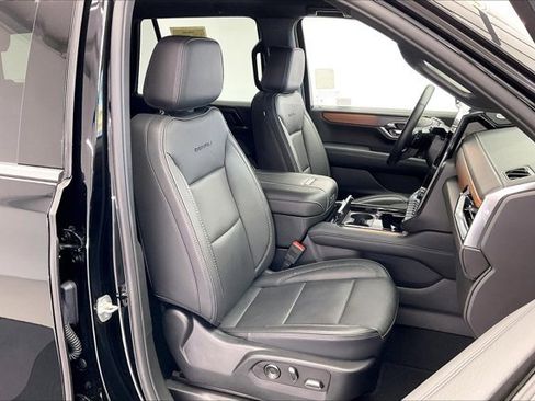 Used 2025 GMC Yukon Denali image 6