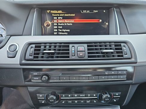 Used 2016 BMW 550i xDrive Sedan AWD/4WD image 14
