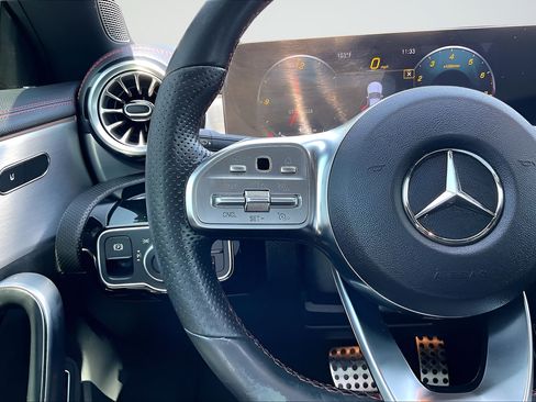 Used 2022 Mercedes-Benz CLA 250 image 10