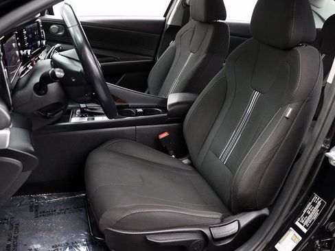 Used 2022 Hyundai Elantra SEL w/ Convenience Package image 9
