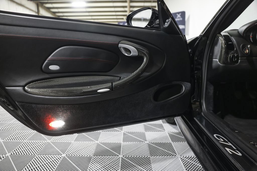 Used 2003 Porsche 911 GT2 RWD image 29