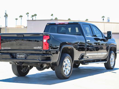 Used 2024 Chevrolet Silverado 3500 High Country image 7